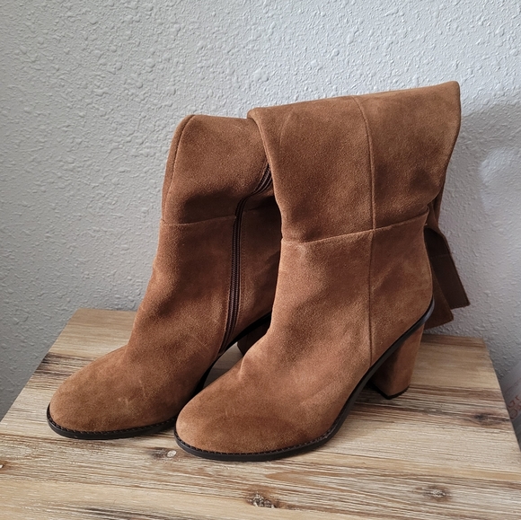 Barrine Suede knee High Boots - Picture 3 of 14